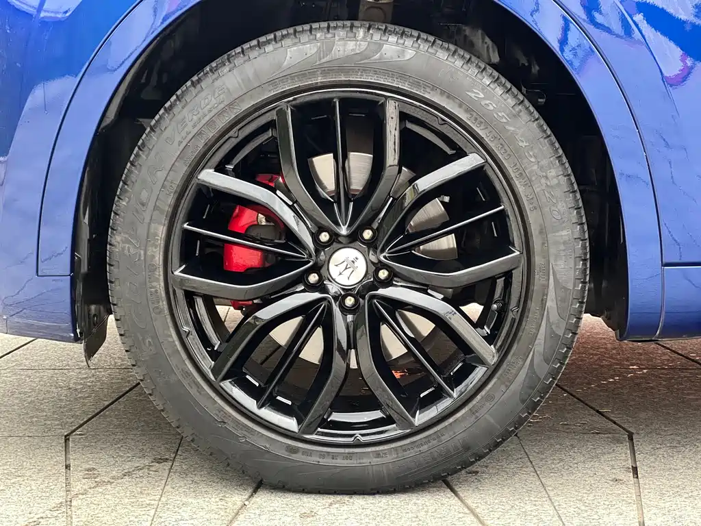 Maserati Levante 2023 — фото 8