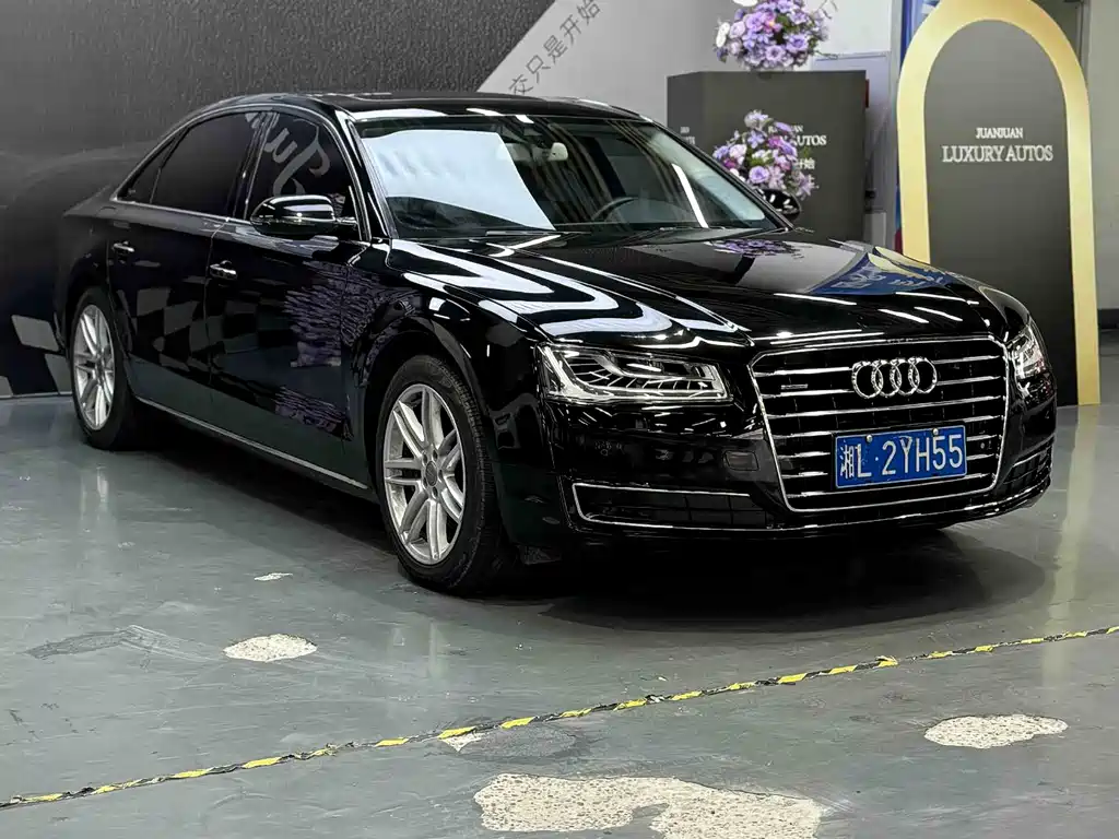 Audi A8 2016 — фото 18