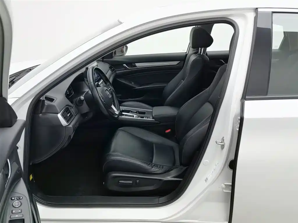 Honda Accord 2019 — фото 10