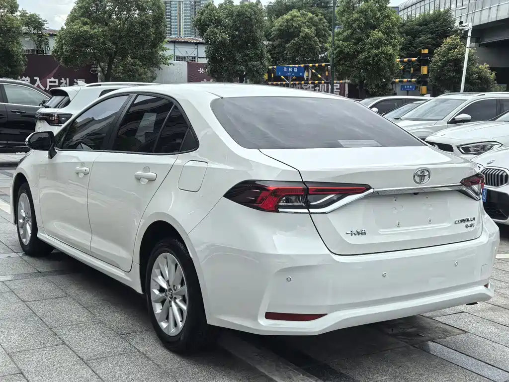 Toyota Corolla 2022 — фото 8