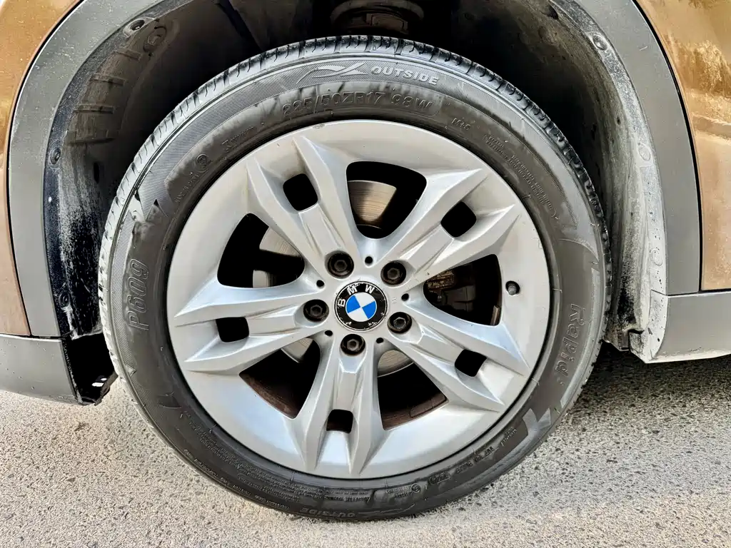 BMW X1 2012 — фото 9