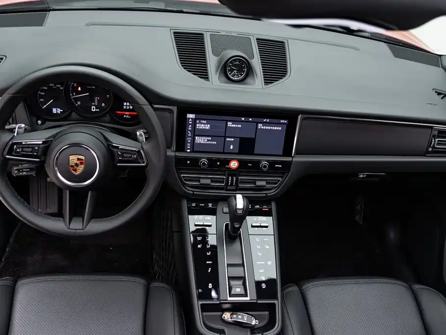 Porsche Macan 2025 — фото 11