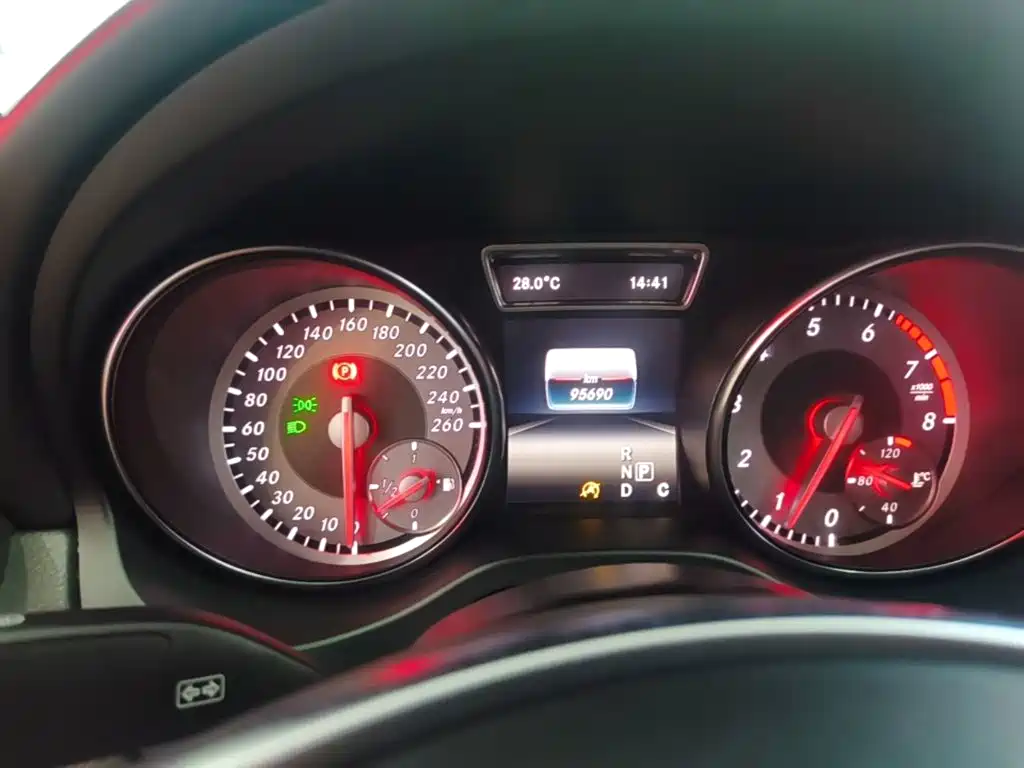 Mercedes-Benz CLA 2016 — фото 12