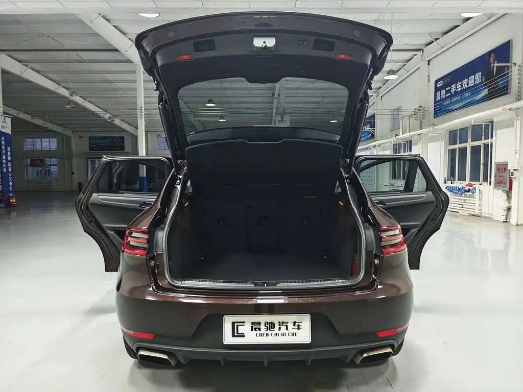 Porsche Macan 2018 — фото 16