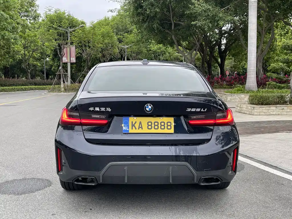 BMW 3 Series 2024 — фото 10