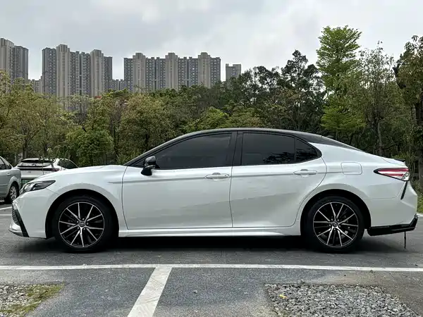 Toyota Camry 2021