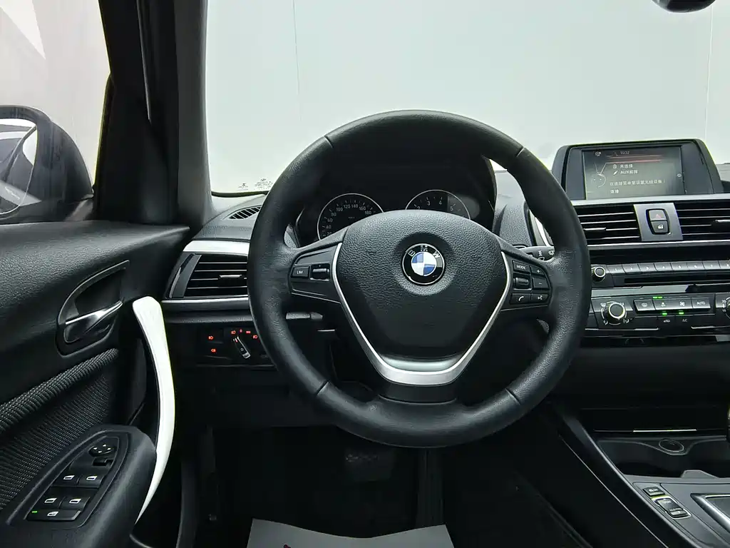 BMW 1 Series 2016 — фото 7