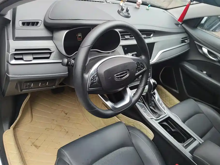 Geely Emgrand 2021 — фото 12