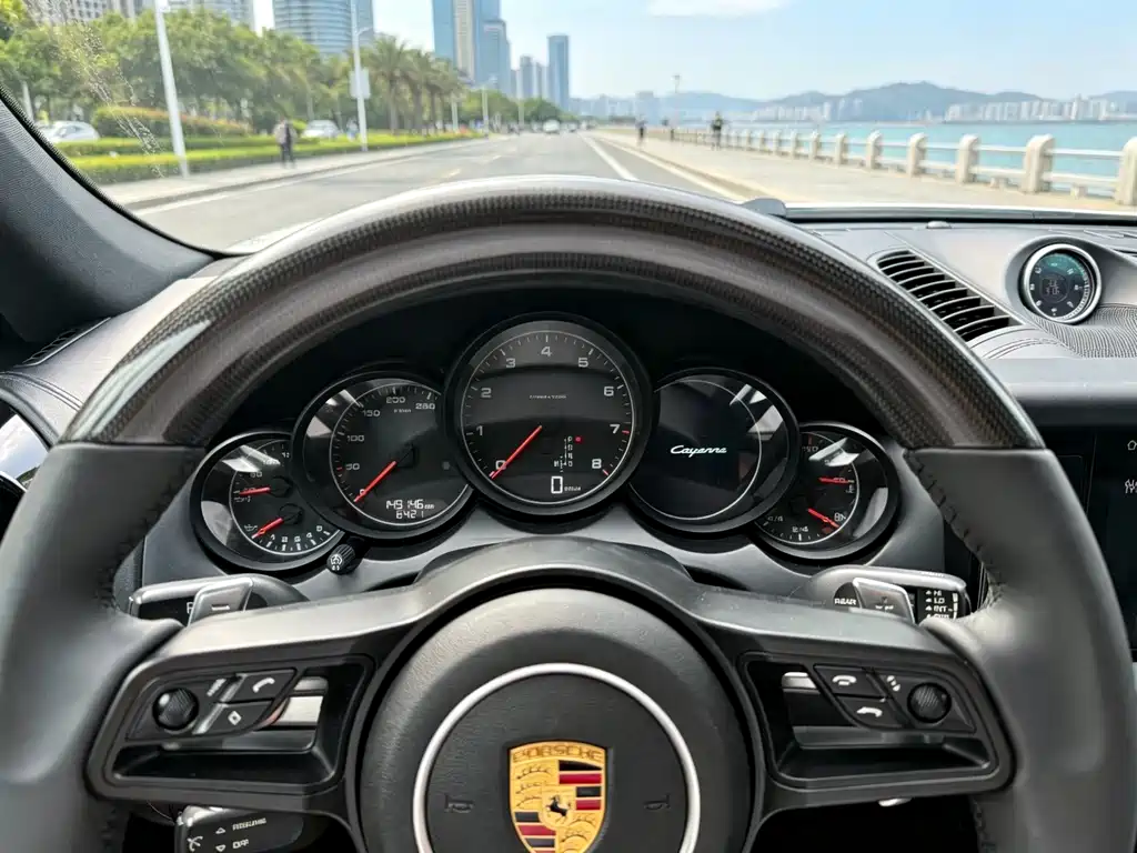 Porsche Cayenne 2013 — фото 10