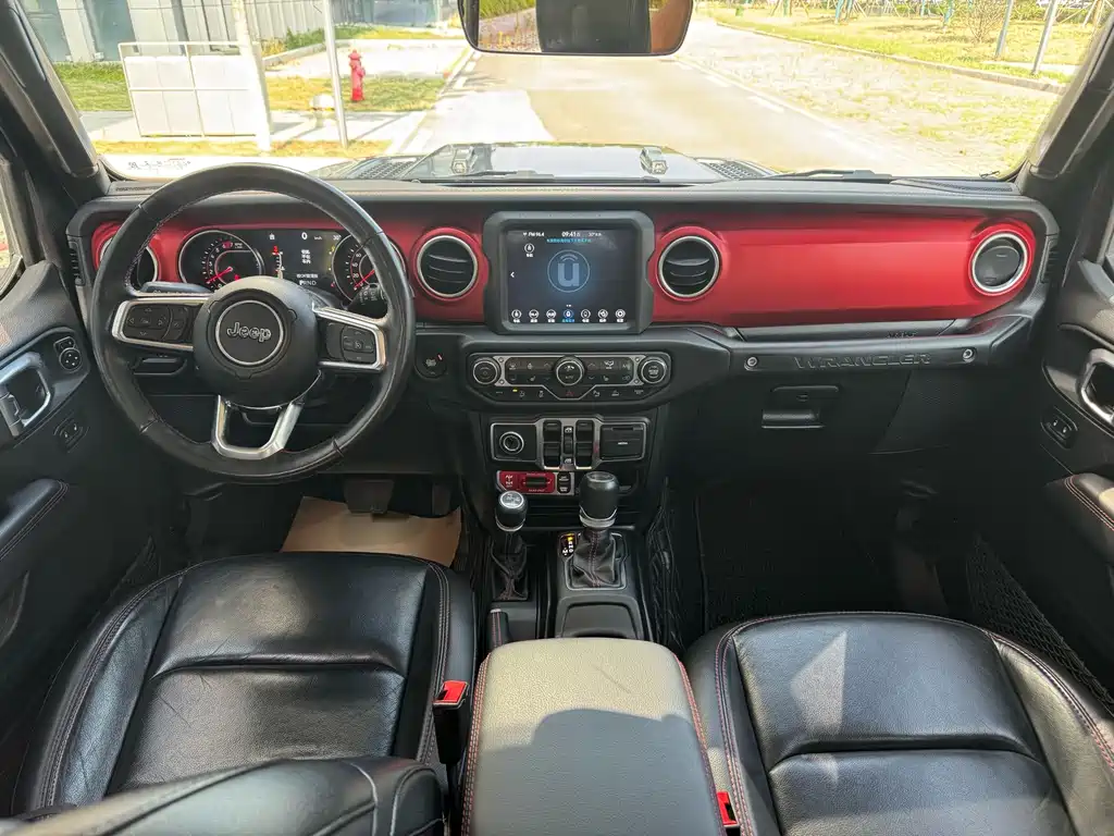 Jeep Wrangler 2021 — фото 25