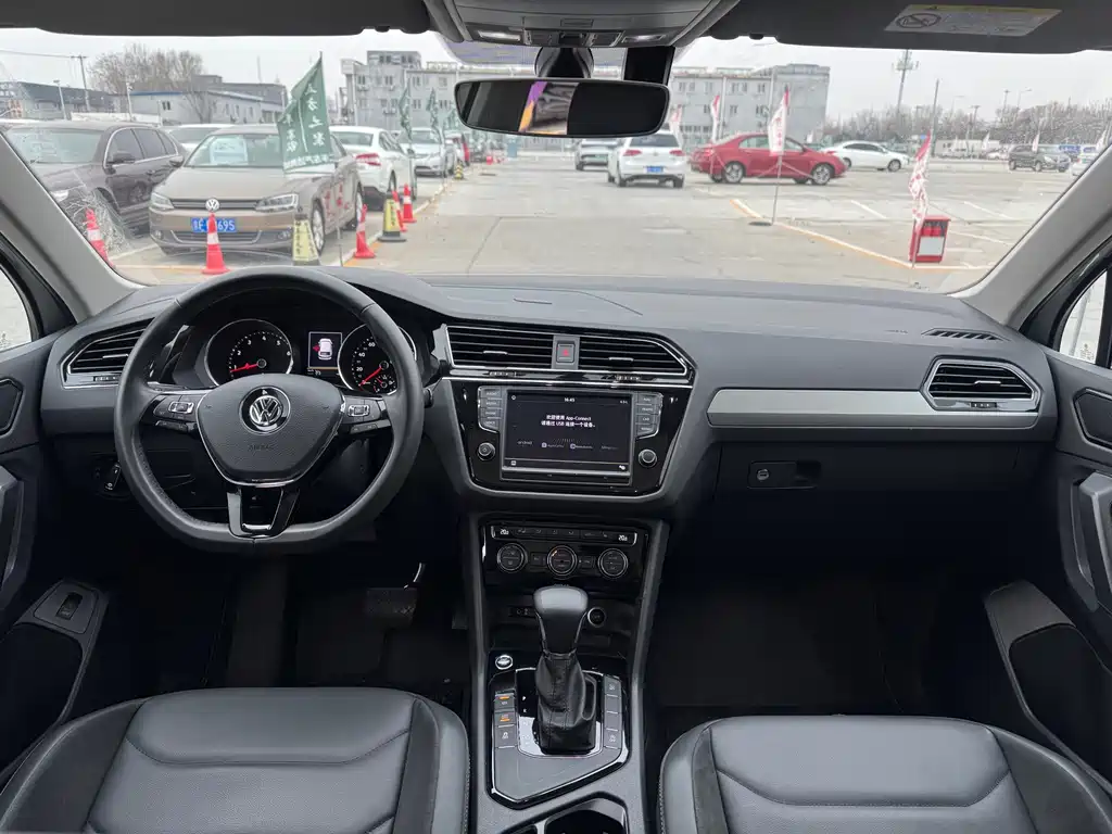 Volkswagen Tiguan L 2018 — фото 12
