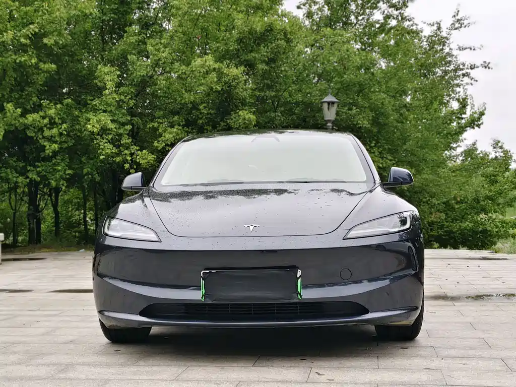 Tesla Model 3 2024 — фото 2