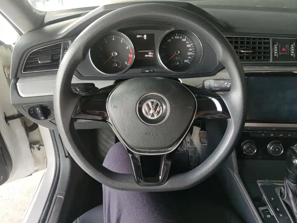 Volkswagen Lamando 2018 — фото 11