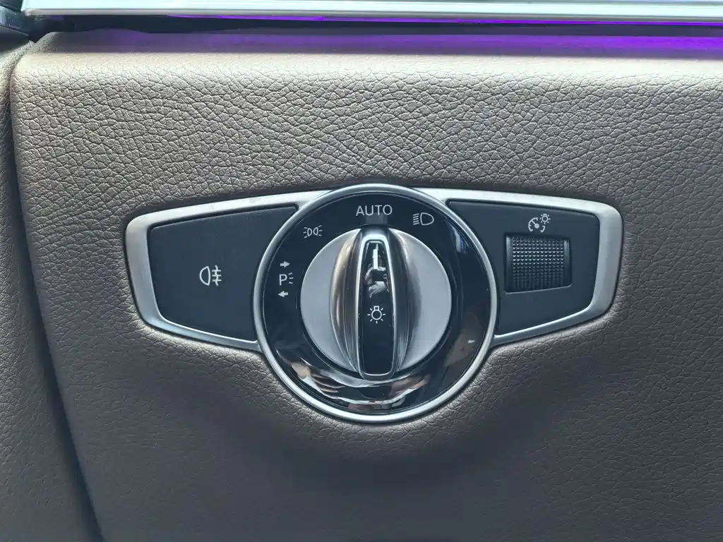 Mercedes-Benz E-Class 2020 — фото 13