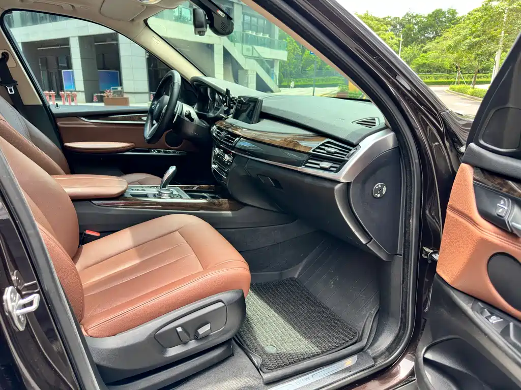 BMW X5 2016 — фото 11