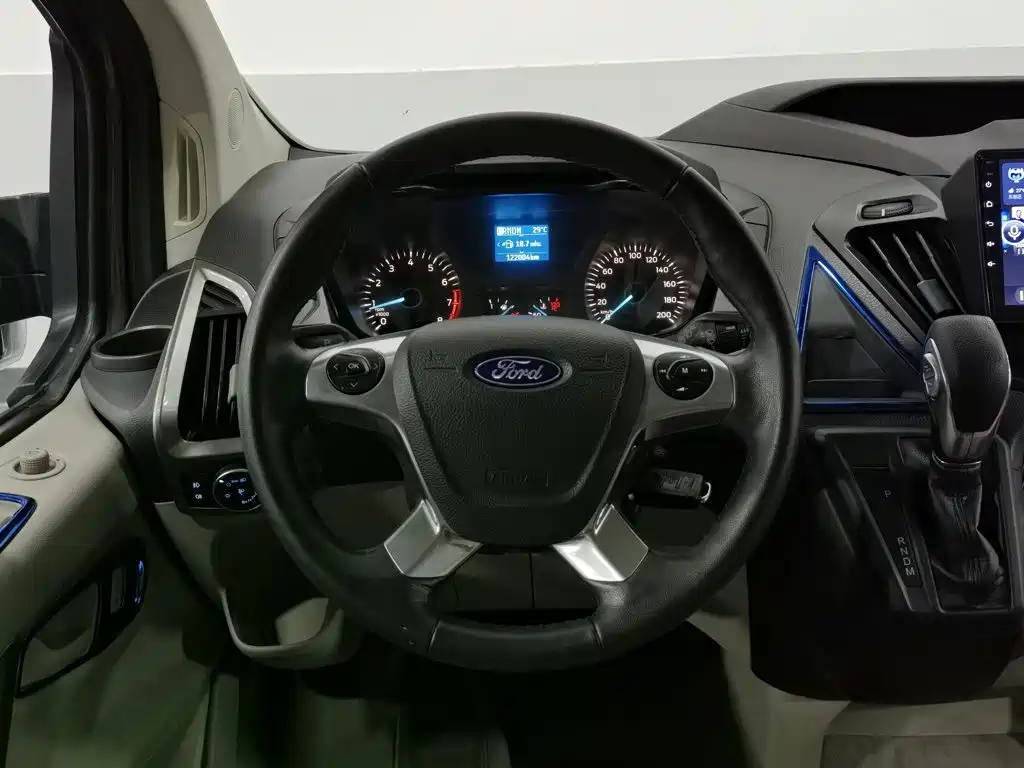 Ford Tourneo 2018 — фото 11