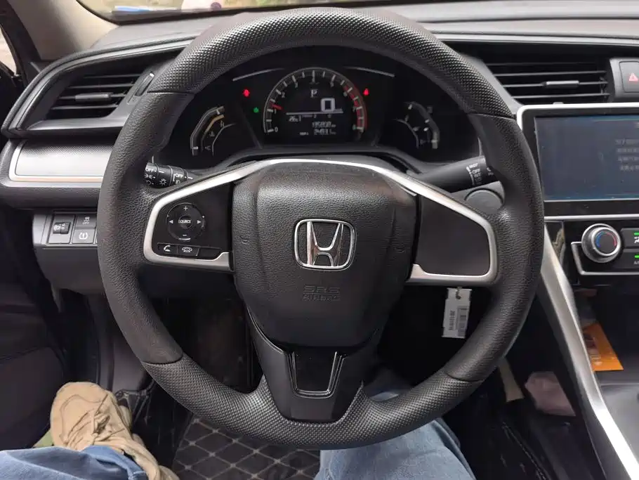 Honda Civic 2017 — фото 15