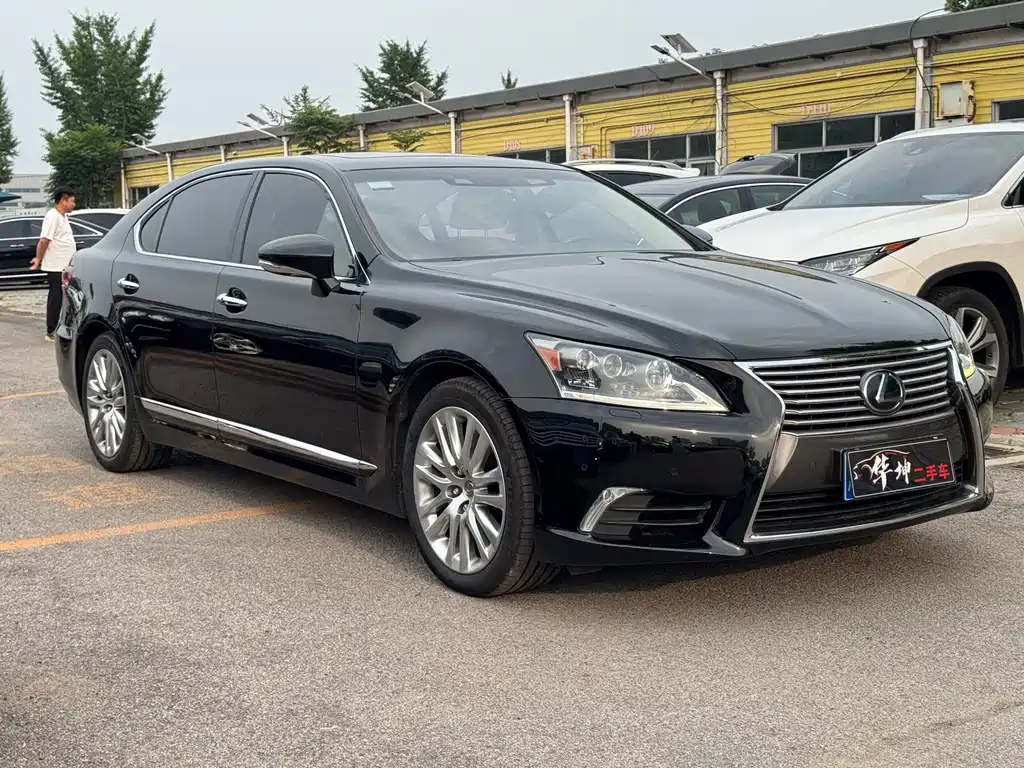 Lexus LS 2014 — фото 10