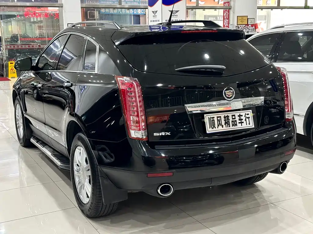 Cadillac SRX 2014 — фото 31
