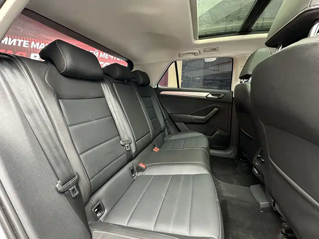 Volkswagen T-Roc 2023 — фото 18