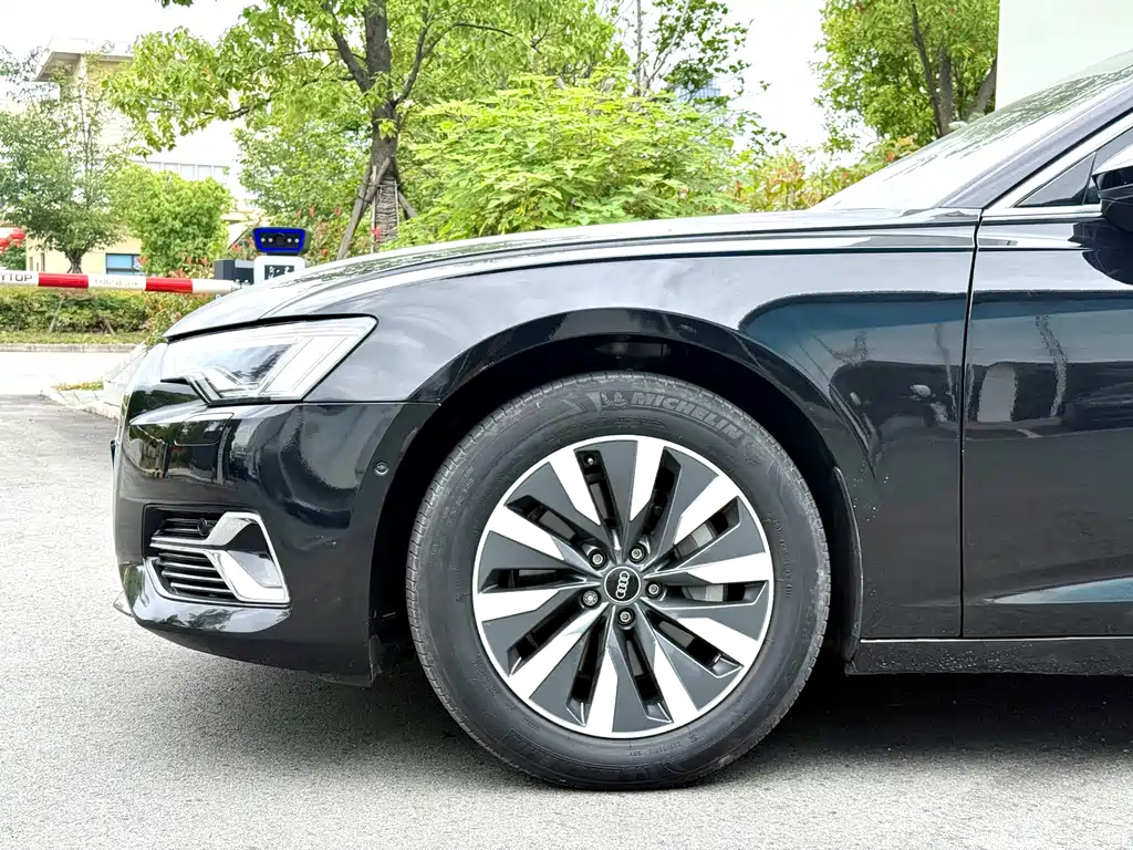 Audi A6L 2023 — фото 16