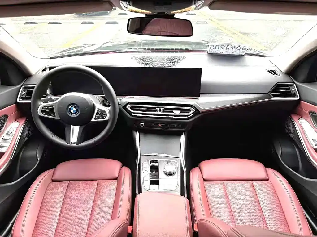 BMW i3 2024 — фото 8