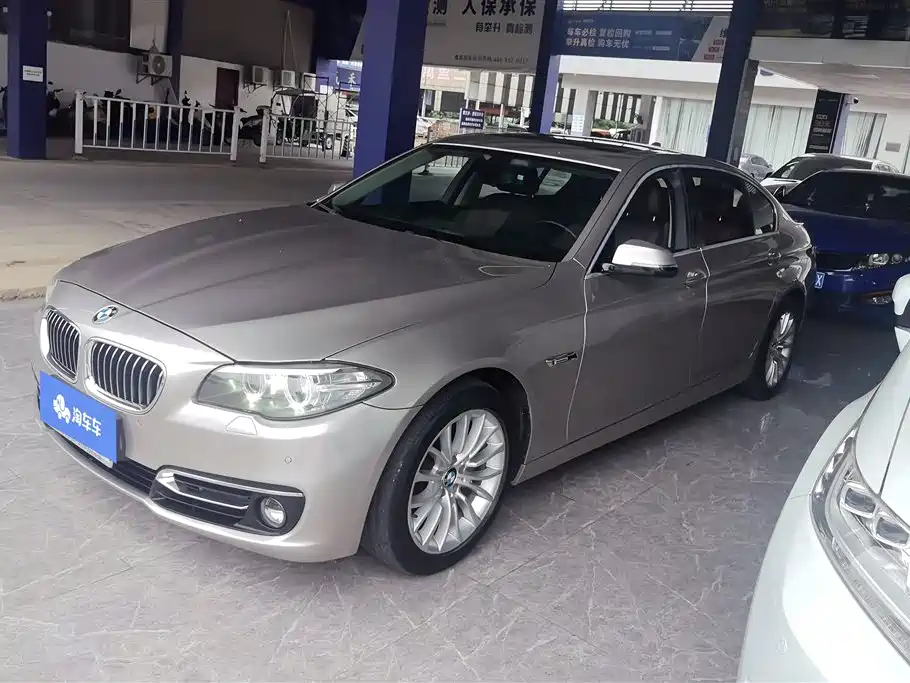 BMW 5 Series 2015 — фото 1