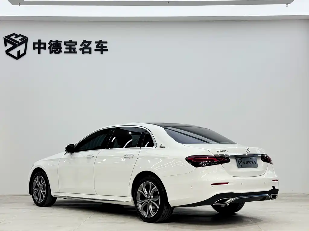 Mercedes-Benz E-Class 2022 — фото 4