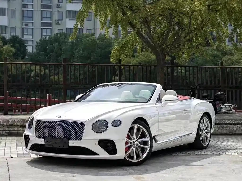 Bentley Continental 2020 — фото 1