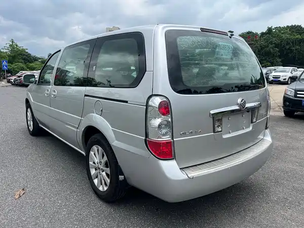 Buick GL8 2012