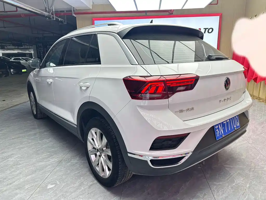 Volkswagen T-Roc 2023 — фото 7