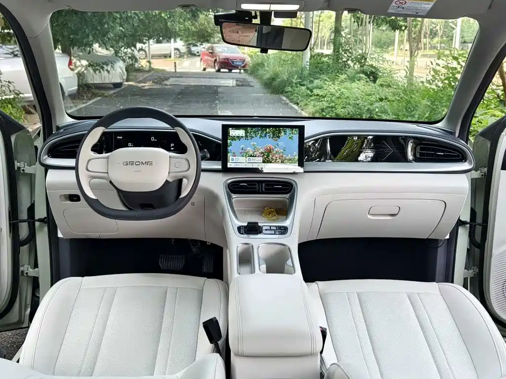 Geely Galaxy Starwish 2025 — фото 13