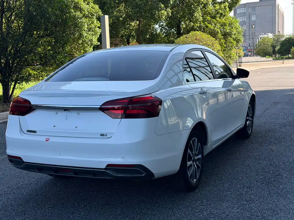 Geely Emgrand 2020