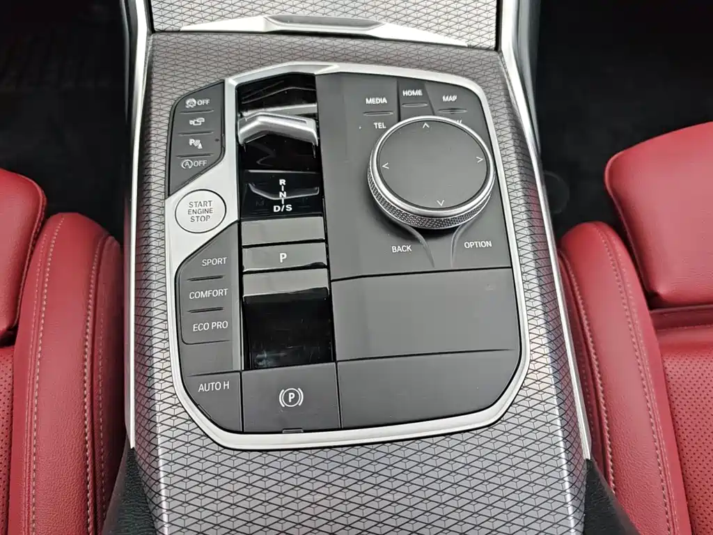 BMW 3 Series 2025 — фото 15