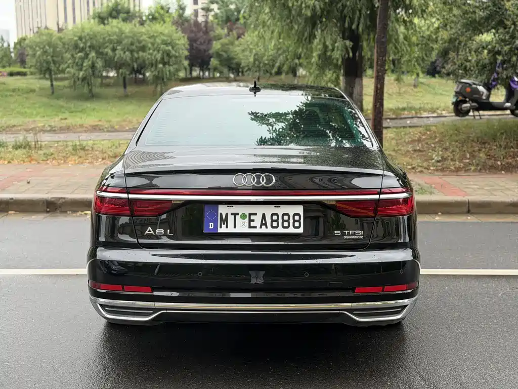 Audi A8 2021 — фото 8