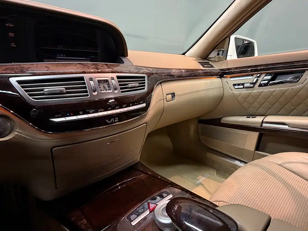 Mercedes-Benz S-Class AMG 2011 — фото 10