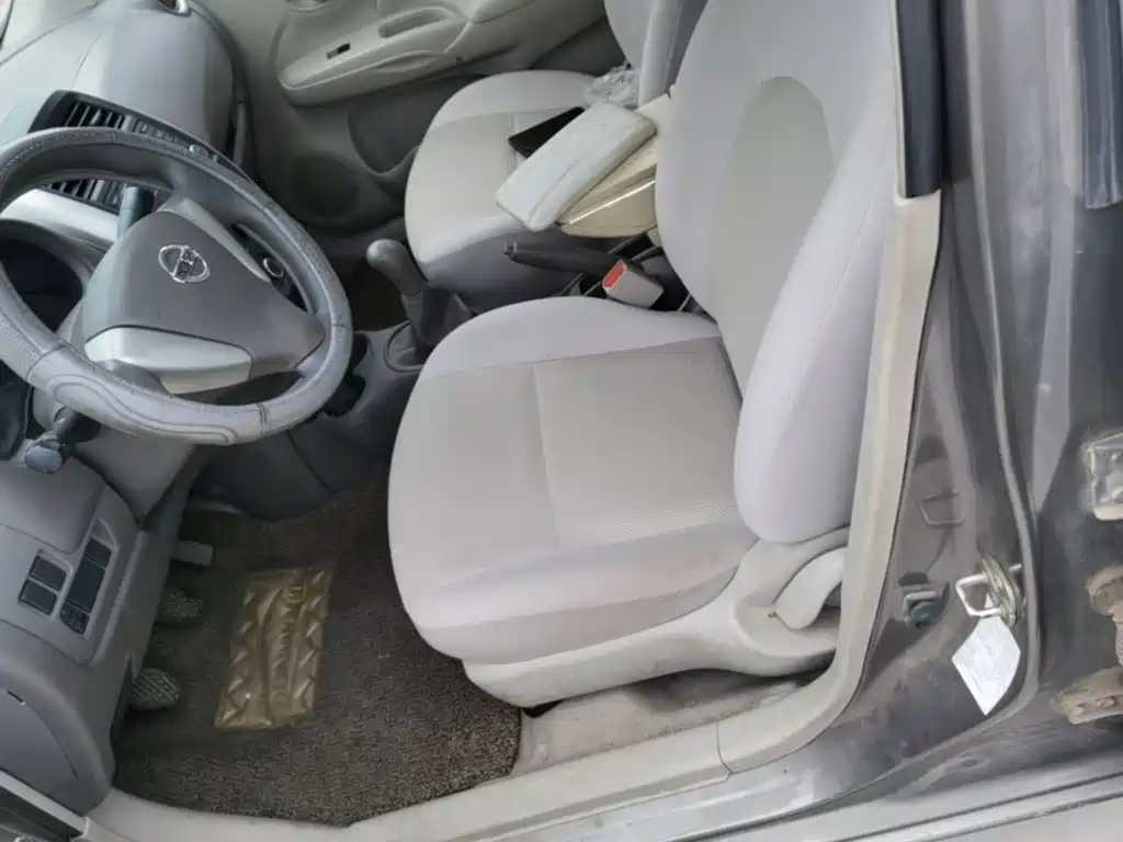 Nissan Sunny 2016 — фото 15