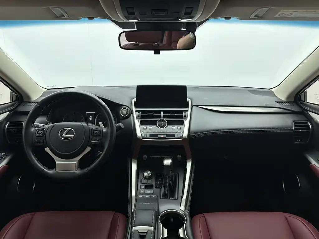 Lexus NX 2021