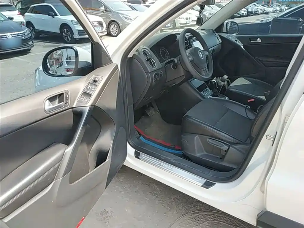 Volkswagen Tiguan 2015 — фото 16