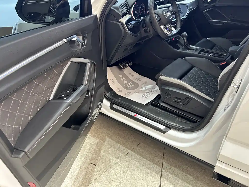 Audi Q3 Sportback 2024 — фото 9