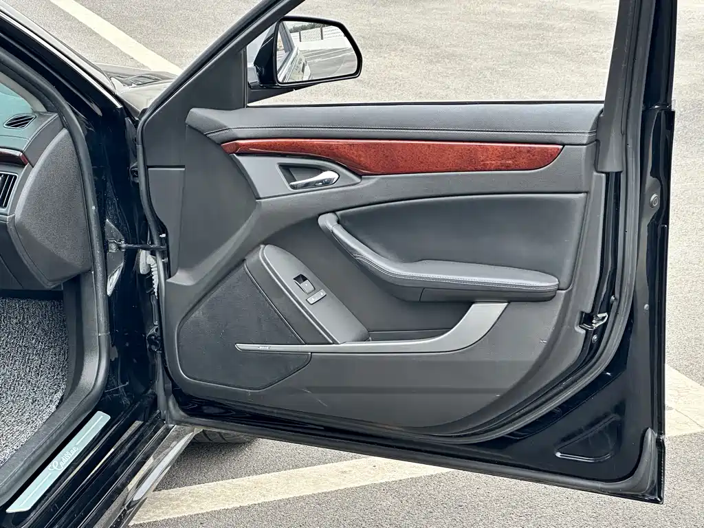 Cadillac CTS 2013 — фото 23