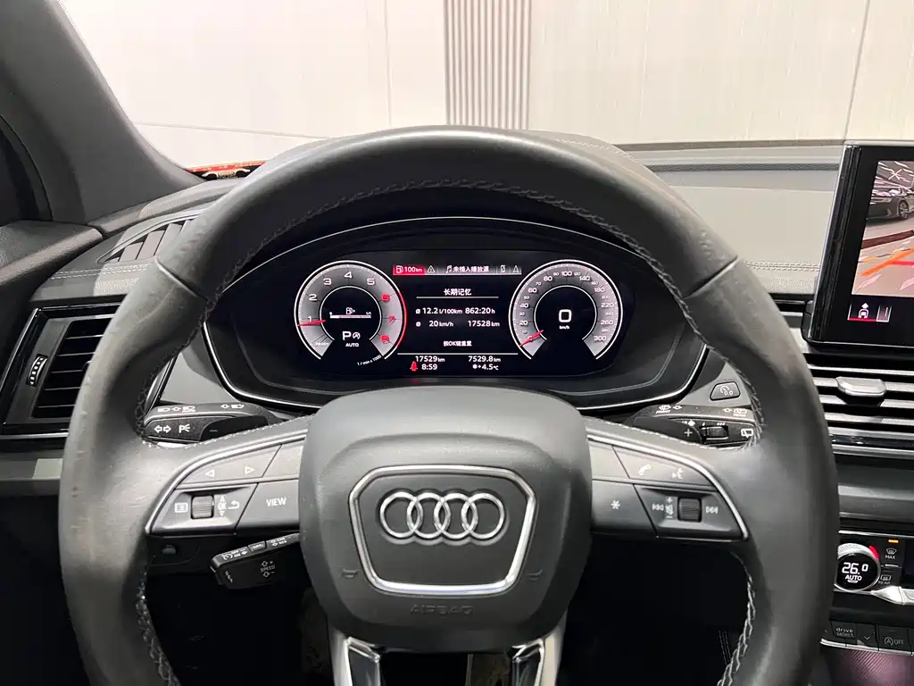 Audi Q5L Sportback 2023 — фото 10