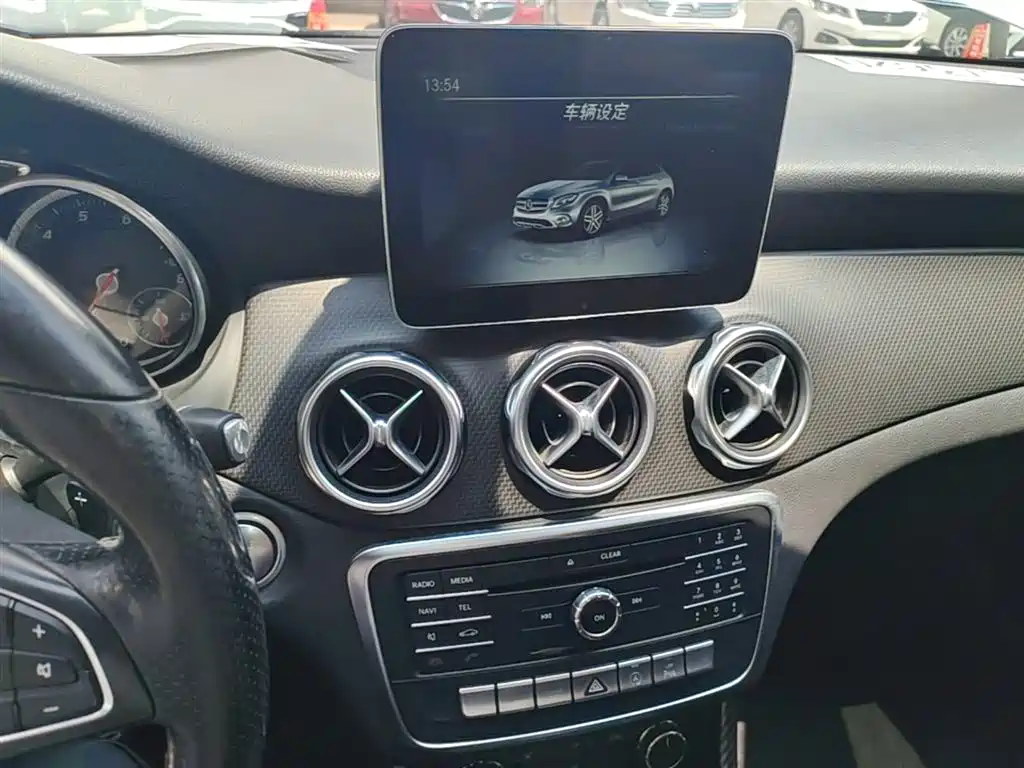 Mercedes-Benz GLA 2018 — фото 13