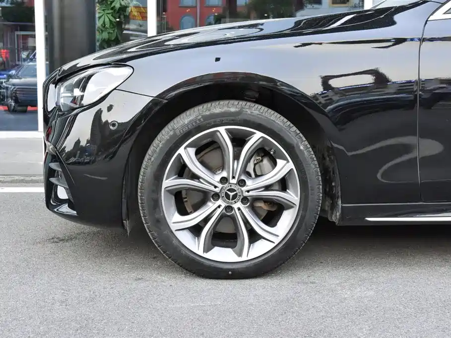 Mercedes-Benz E-Class 2022 — фото 12