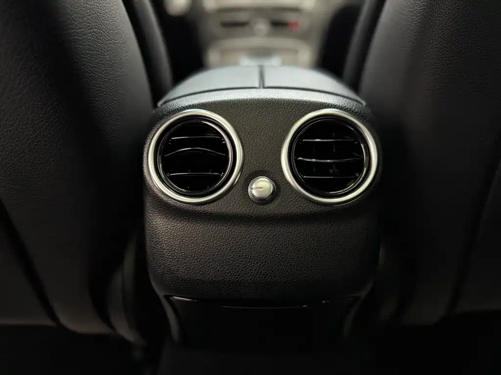 Mercedes-Benz C-Class 2018 — фото 15