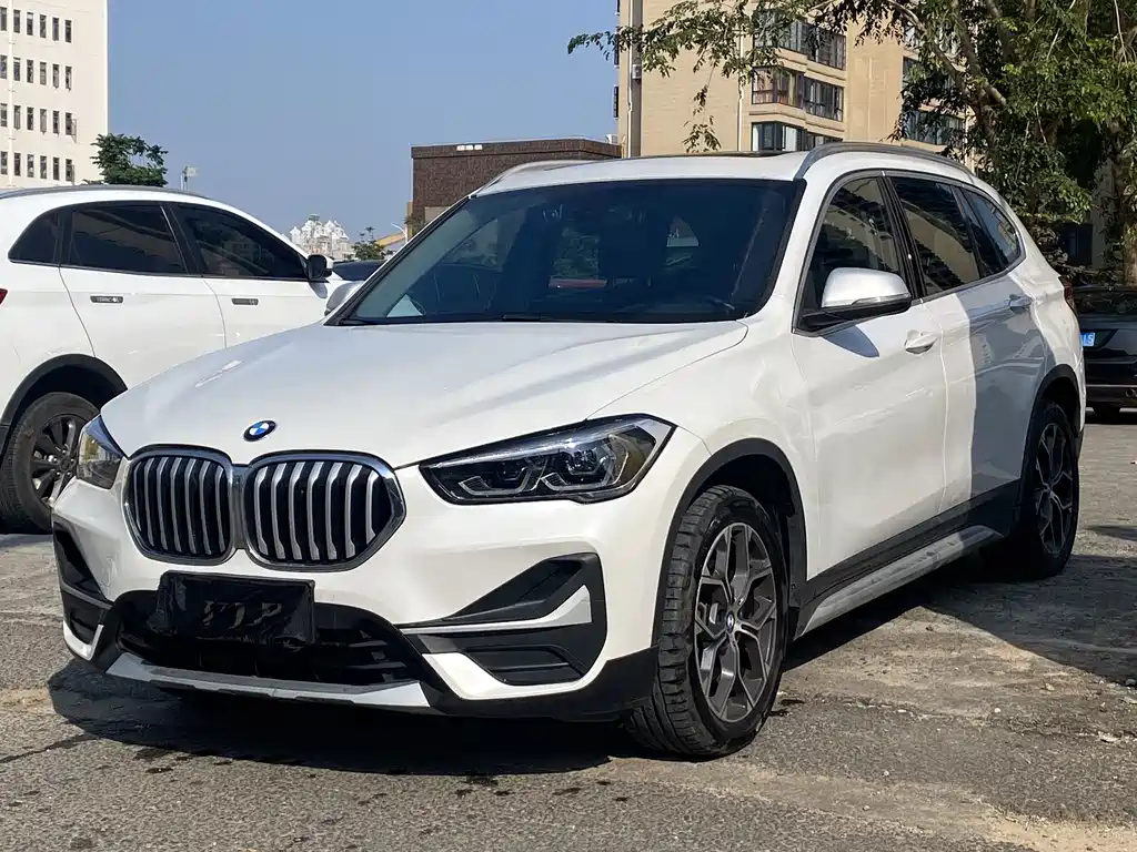 BMW X1 2022 — фото 1