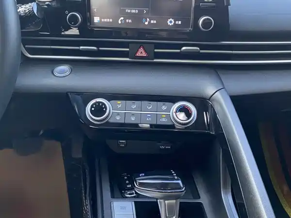Hyundai Elantra 2022