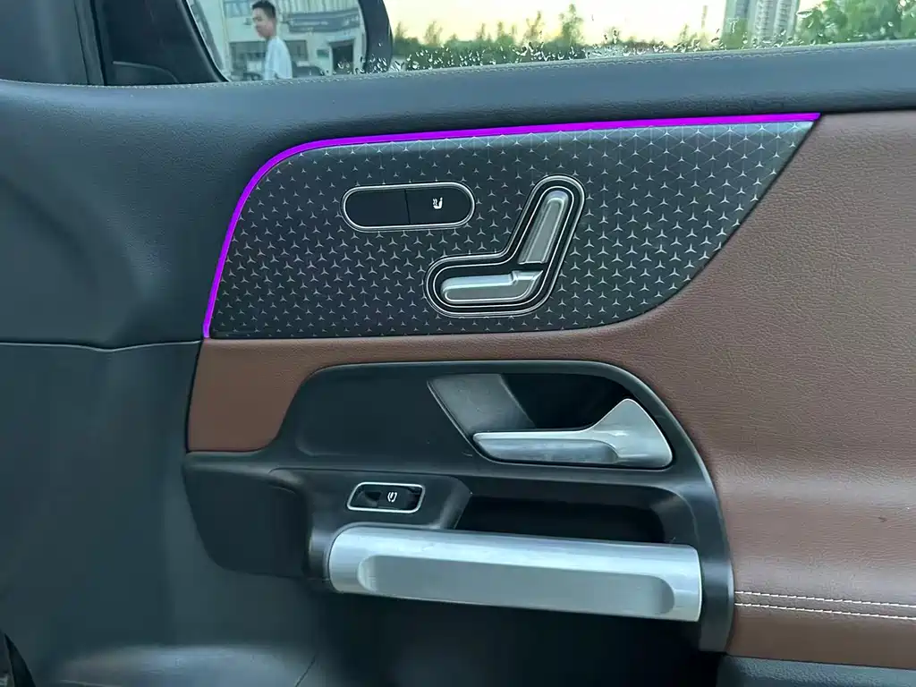 Mercedes-Benz GLB 2025