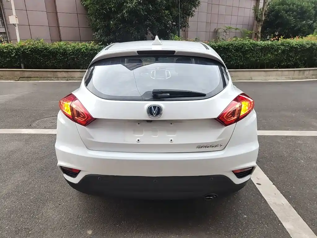 Changan Eado XT 2016 — фото 6