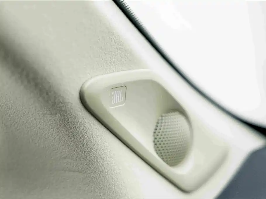 Toyota Alphard 2024 — фото 19